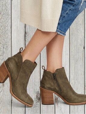 Women's $150 - UGG Kasen Ankle Boots - Olive/Stout Suede Block Heel